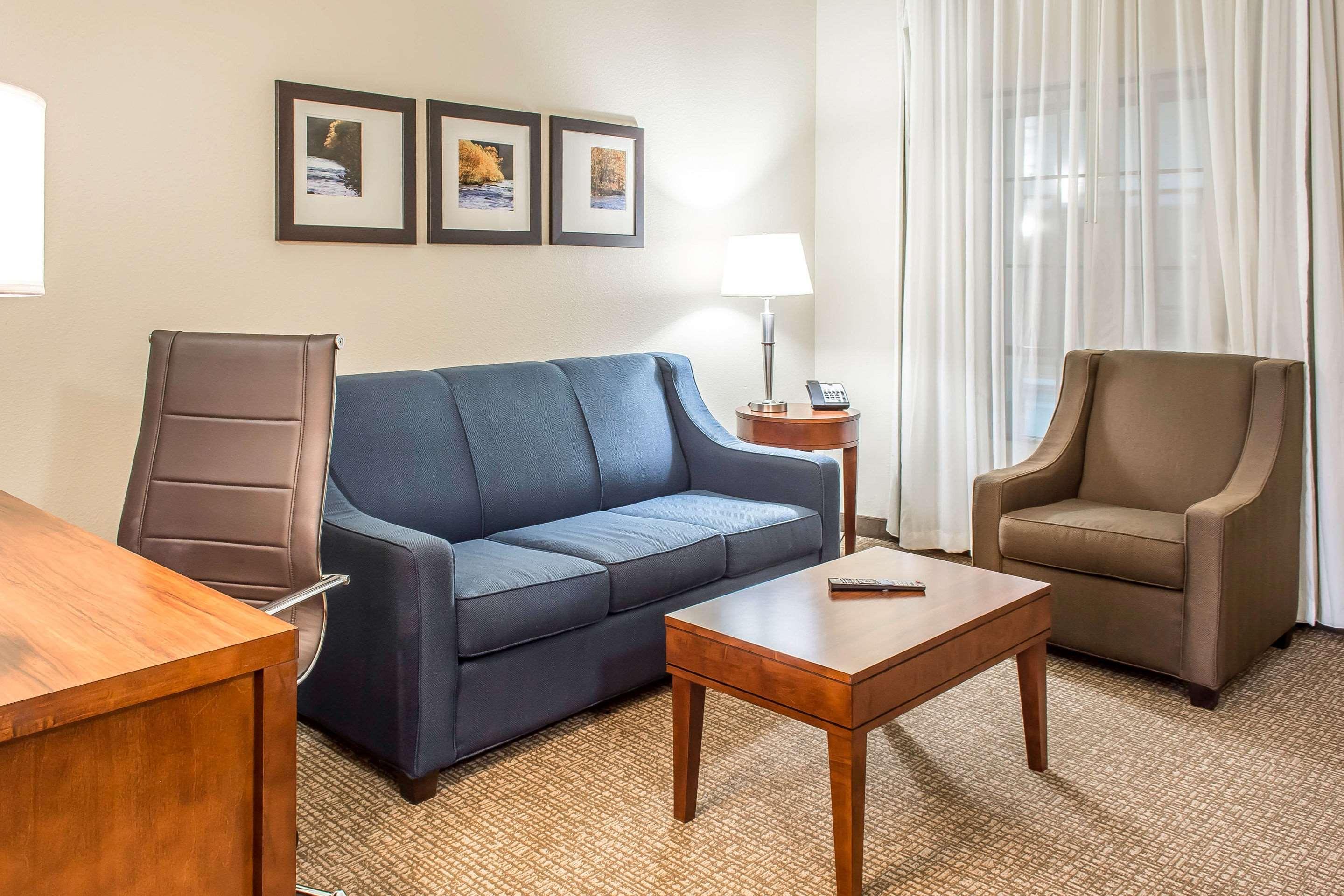 Comfort Suites Near Potomac Mills Γούντμπριτζ Εξωτερικό φωτογραφία