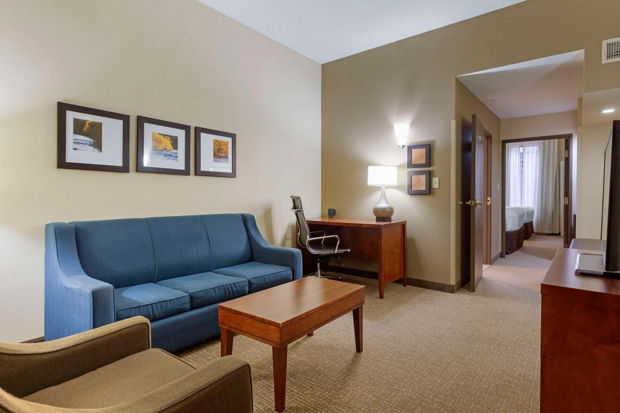 Comfort Suites Near Potomac Mills Γούντμπριτζ Εξωτερικό φωτογραφία
