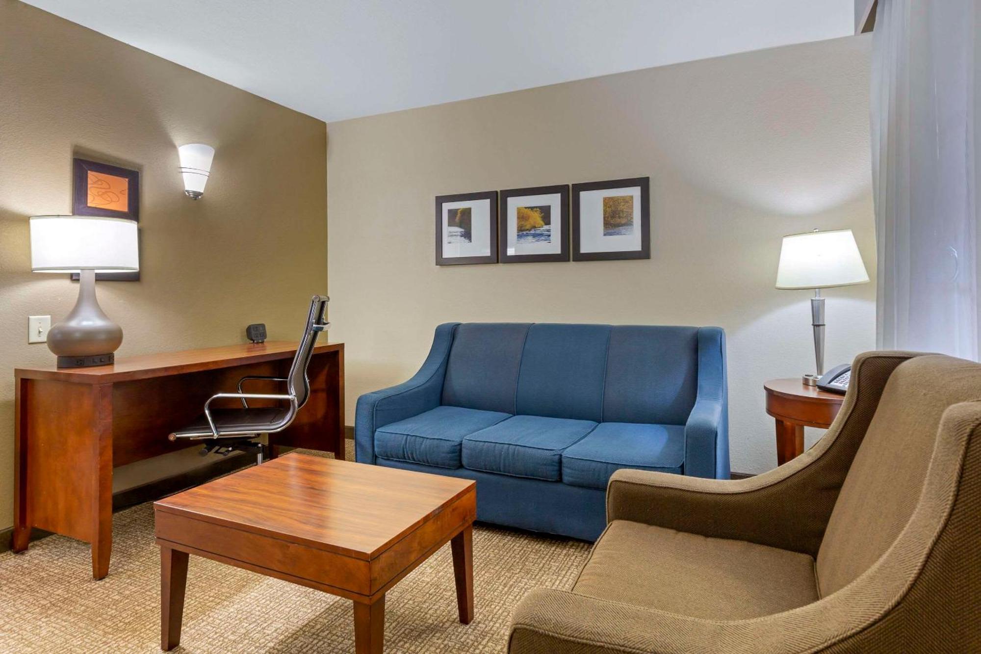 Comfort Suites Near Potomac Mills Γούντμπριτζ Εξωτερικό φωτογραφία