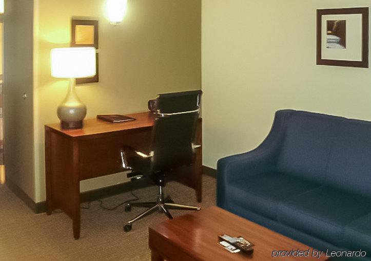 Comfort Suites Near Potomac Mills Γούντμπριτζ Εξωτερικό φωτογραφία